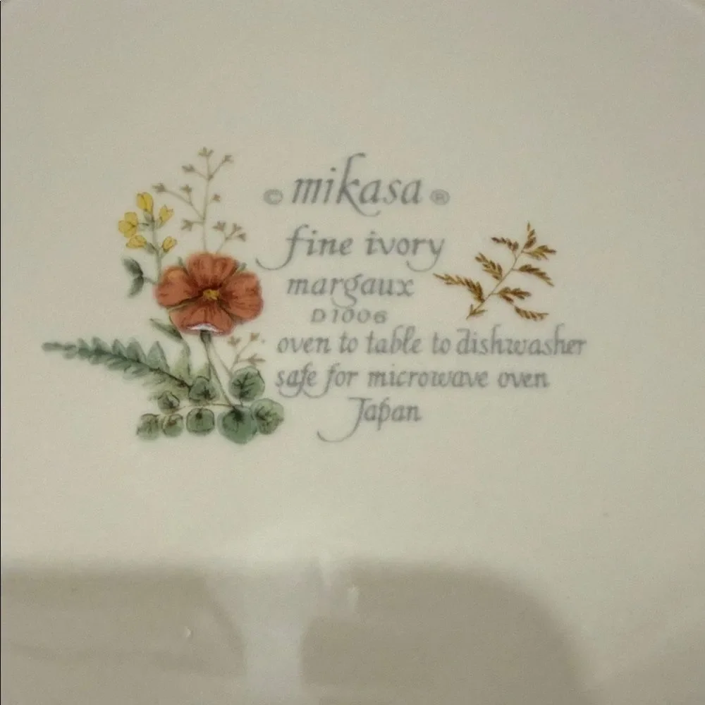 Mikasa Fine Ivory Margaux 11 Inch Dinner Chop Plate Floral Motif Gold Edge Japan